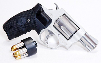 Crimson Trace LaserGrips for the Snubnose Crimson Trace LaserGrips for the Snubnose