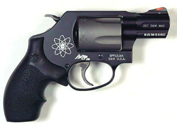 Smith & Wesson Model 360PD револьвер